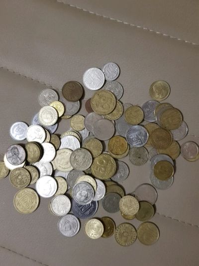 Лот: 11998282. Фото: 1. 100 шт иностранных монет. Наборы монет