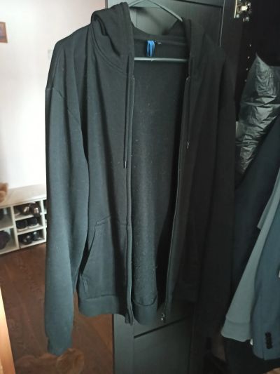 Лот: 25787460. Фото: 1. Худи черная h&m. Свитеры, толстовки, худи