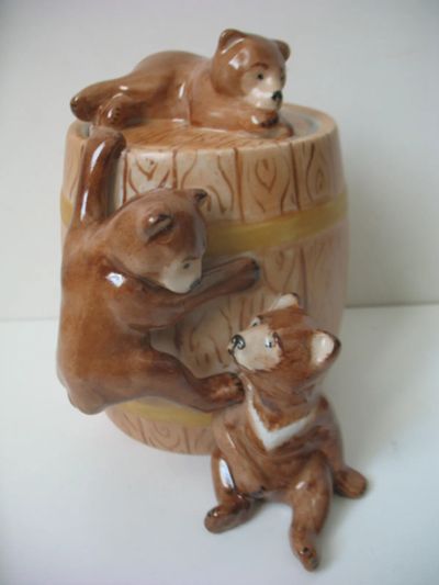 Лот: 19383476. Фото: 1. Медведь Медвежата Фарфор Вербилки. Фарфор, керамика