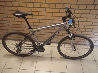 Лот: 15897683. Фото: 1. Велосипед GT Agressor 3.0 (2012... Велосипеды