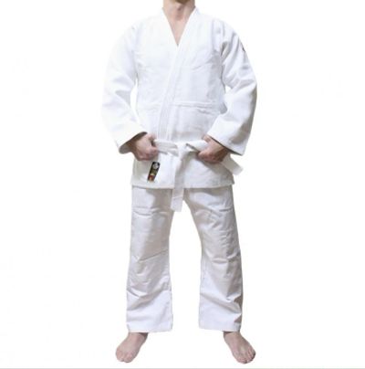 Лот: 10387979. Фото: 1. Кимоно для дзюдо белое 4 размер. Одежда для боевых искусств