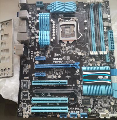 Лот: 17206852. Фото: 1. Asus P8P67 не стартует. Материнские платы