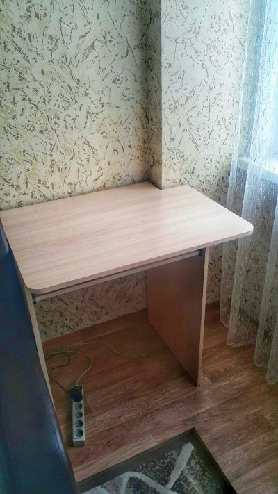 Лот: 15073603. Фото: 1. Стол компьютерный. Компьютерные и письменные столы