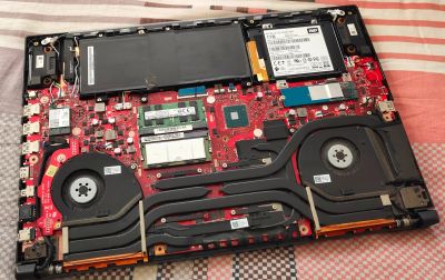 Лот: 18221501. Фото: 1. ASUS ROG STRIX SKAR-II GL704G-EV001. Ноутбуки