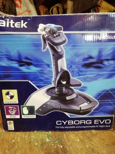 Лот: 15686686. Фото: 1. Джойстик Saitek Cyborg EVO. Рули, джойстики