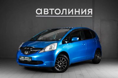 Лот: 21057074. Фото: 1. Honda Fit, II 1.3 CVT (100 л.с... Автомобили