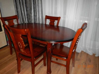 Лот: 3332060. Фото: 1. Продам стол + 4 стула из массива... Столы, стулья, обеденные группы