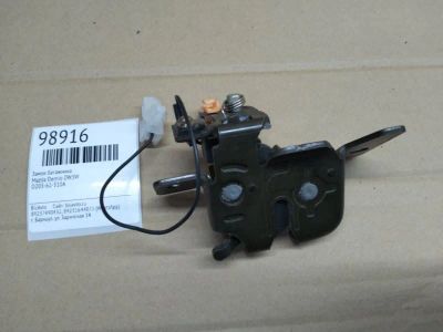 Лот: 21397194. Фото: 1. замок багажника Mazda Demio DW3W. Двигатель и элементы двигателя