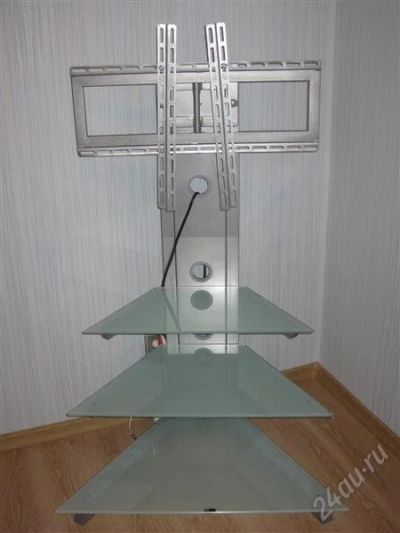Лот: 1340787. Фото: 1. Стойка для телевизора с кронштейном. Стойки и тумбы для аппаратуры