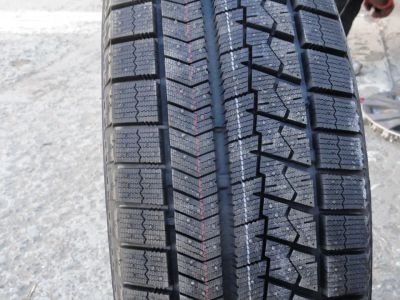 Лот: 19586661. Фото: 1. Bridgestone Blizzak VRX 185/60... Шины