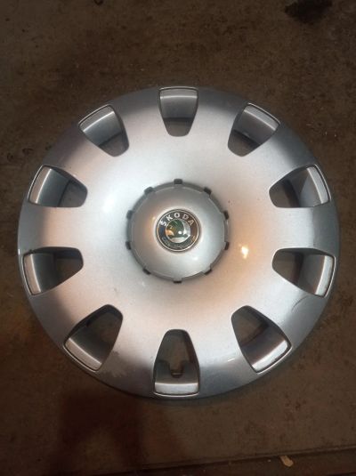 Лот: 21387236. Фото: 1. Колпак Шкода/skoda r15. Колпаки