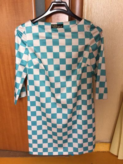 Лот: 10217503. Фото: 1. Платье в клетку. Платья