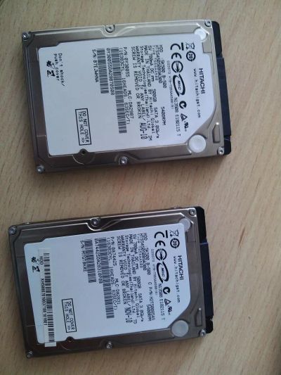 Лот: 4279097. Фото: 1. 2 шт HDD Hitachi 500Гб 5400 об... Жёсткие диски (HDD)