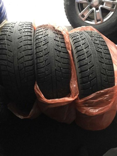 Лот: 14936210. Фото: 1. Резина зимняя Kumho. Шины