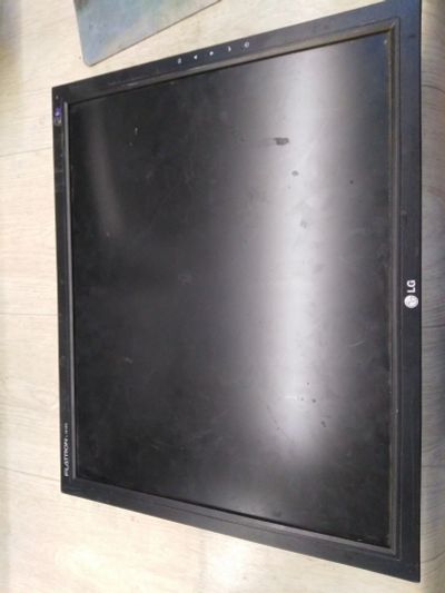 Лот: 16841483. Фото: 1. Монитор LG L1918S-BN. ЖК-мониторы