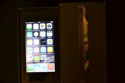 Лот: 5127111. Фото: 1. Iphone5 на 32gb чёрный. Смартфоны