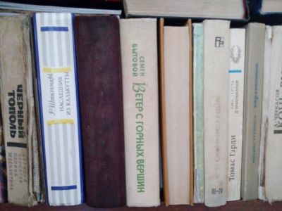 Лот: 12006658. Фото: 1. Книги очень много по 10 руб. Художественная