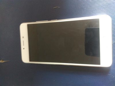 Лот: 9517348. Фото: 1. meizu m3s стильный и серебристо... Смартфоны