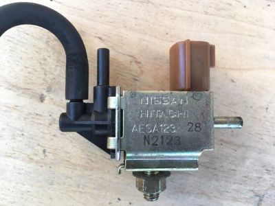 Лот: 21718827. Фото: 1. вакуумный клапан Nissan Cefiro... Двигатель и элементы двигателя