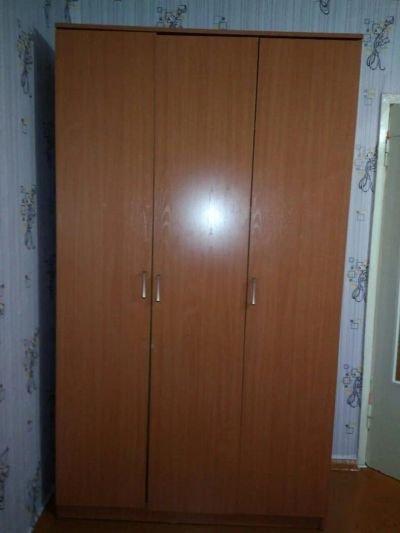 Лот: 10463455. Фото: 1. Шкаф платяной, 3 створки. Шкафы, шкафы-купе
