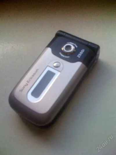 Лот: 108997. Фото: 1. Sony Ericsson Z550i. Кнопочные мобильные телефоны