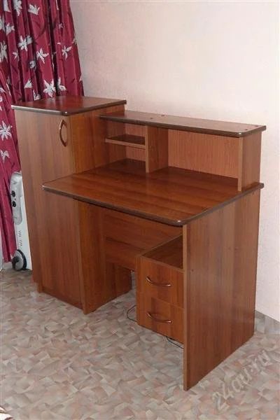 Лот: 2665763. Фото: 1. Стол письменный со шкафчиком и... Столы, стулья, обеденные группы