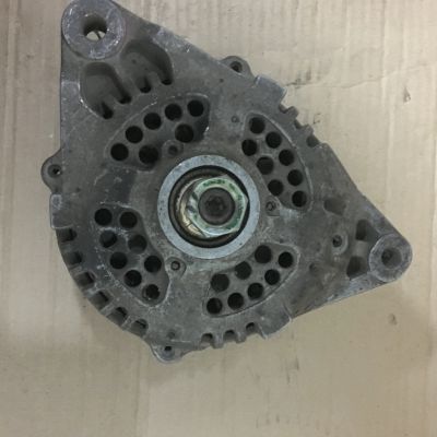 Лот: 11801573. Фото: 1. Генератор Nissan Bluebird (U12... Электрооборудование