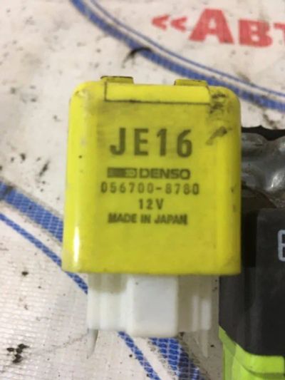 Лот: 21719185. Фото: 1. реле Mazda Demio DW3W. Двигатель и элементы двигателя