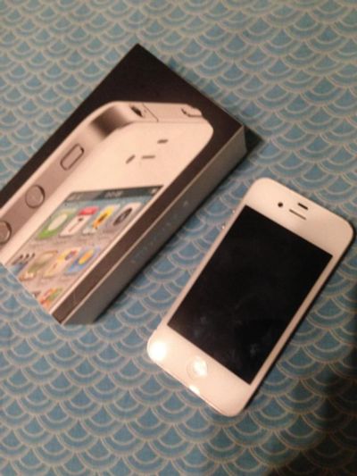 Лот: 10681366. Фото: 1. Iphone 4s 8gb white. Смартфоны