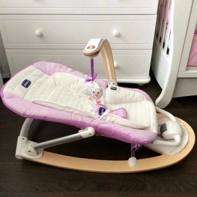 Лот: 6333601. Фото: 1. Кресло-качалка Chicco I-Feel. Ходунки, прыгунки, качели