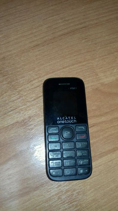 Лот: 11042858. Фото: 1. Мобильный телефон Alcatel One... Кнопочные мобильные телефоны