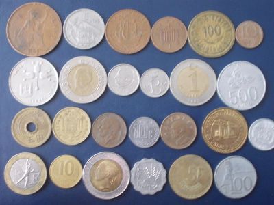 Лот: 3730022. Фото: 1. Одним лотом иностранные монеты... Наборы монет