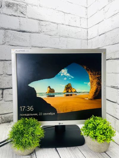 Лот: 25801400. Фото: 1. Монитор LG L1918S-SN. ЖК-мониторы