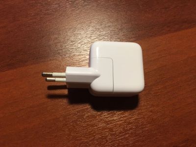 Лот: 7687916. Фото: 1. Адаптер питания Apple USB мощностью... Зарядные устройства