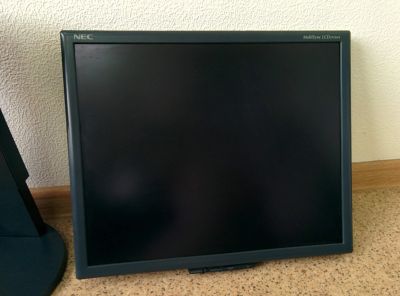 Лот: 11682617. Фото: 1. Профессиональный монитор NEC LCD1970NX. ЖК-мониторы
