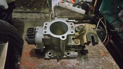 Лот: 7101402. Фото: 1. дроссельная заслонка 1G-fe Toyota. Двигатель и элементы двигателя