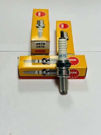 Лот: 17823616. Фото: 1. Свеча NGK CR7E 4578. Запчасти