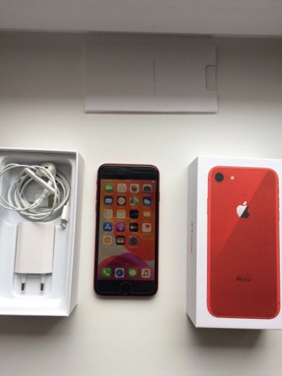 Лот: 15709831. Фото: 1. Apple iPhone 8 Red 64Gb. Смартфоны