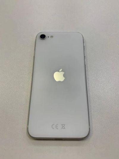 Лот: 19958785. Фото: 1. Apple iPhone SE 2020 64Gb White... Смартфоны