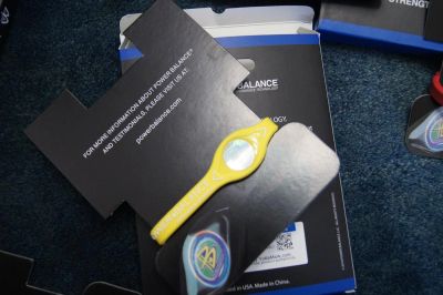 Лот: 3673866. Фото: 1. Power balance желтый в коробке. Другое (спортивные товары)