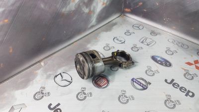 Лот: 23584280. Фото: 1. Поршень с шатуном Toyota Regius... Двигатель и элементы двигателя