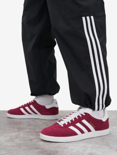 Лот: 24285203. Фото: 1. Кеды мужские adidas Gazelle, Красный. Кеды, кроссовки, слипоны