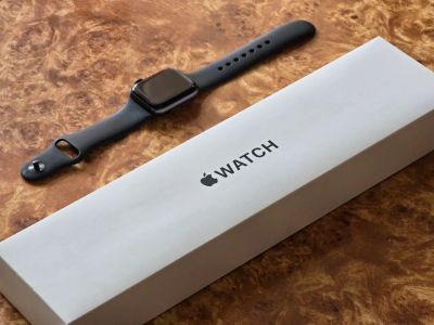 Лот: 22714456. Фото: 1. Apple Watch se 2021 40mm. Смарт-часы, фитнес-браслеты, аксессуары