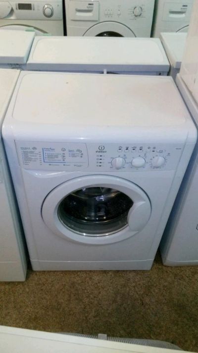 Лот: 5513428. Фото: 1. Стиральная машина Indesit WISL... Стиральные машины