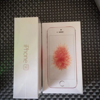 Лот: 11205699. Фото: 1. Новый Apple IPhone SE 32gb (Rose... Смартфоны