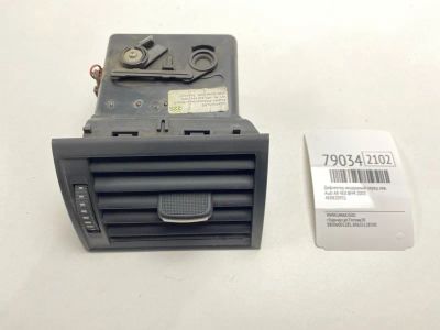 Лот: 21234629. Фото: 1. Дефлектор воздушный Audi A8 2003... Кузов