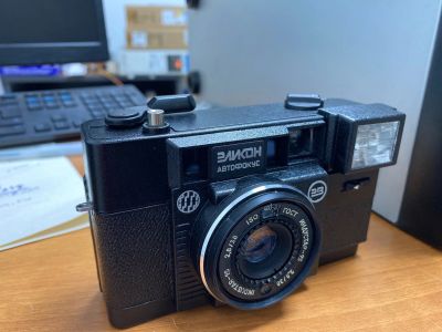 Лот: 19481473. Фото: 1. Фотоаппарат Эликон Автофокус. Плёночные компактные
