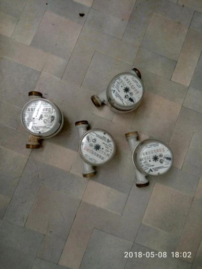 Лот: 11480590. Фото: 1. Счетчики воды ГВС ,ХВС 4шт. одним... Водосчётчики, манометры