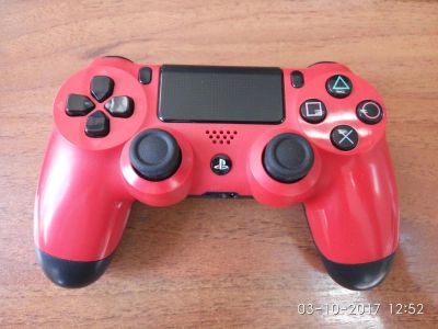 Лот: 10386773. Фото: 1. Dualshock4 ориг б/у красный первой... Аксессуары, геймпады