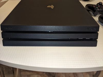 Лот: 24340888. Фото: 1. Playstation 4 pro. Игры для консолей